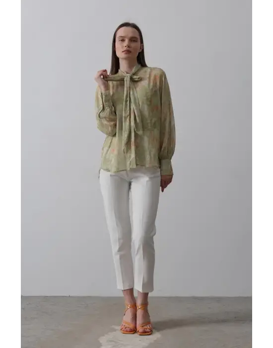 Omarı Fıstık Yeşili Şifon Gömlek Yakası Fularlı