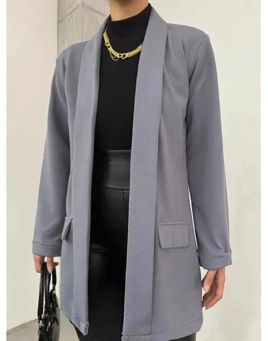 Gri Katlamalı Cep Detaylı Krep Ceket
