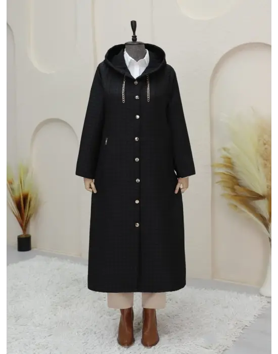 Yakası Zincir Detaylı Uzun Kapitone Kaban -Siyah