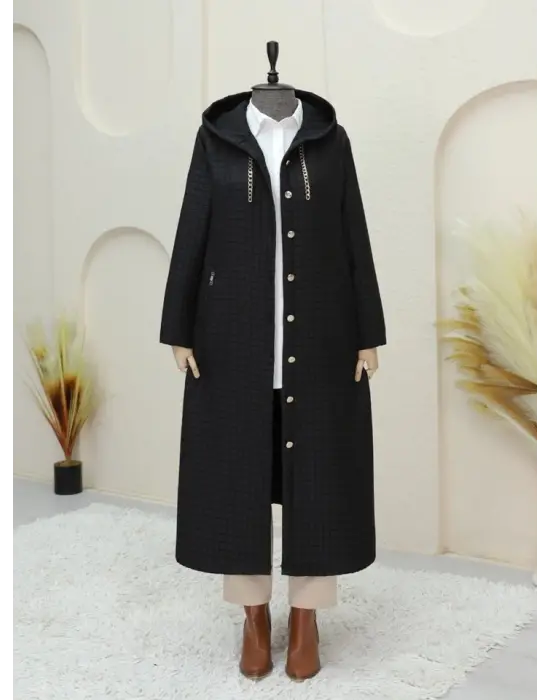 Yakası Zincir Detaylı Uzun Kapitone Kaban -Siyah