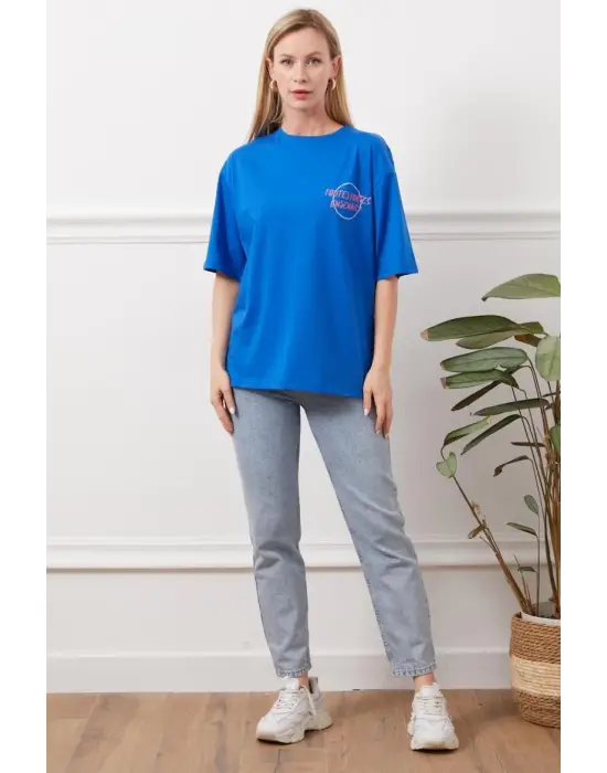 Omarı Rahat Kesim Çiçek Desenli Baskılı Tişört