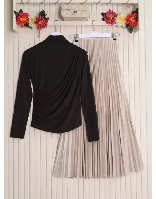 Yarım Boğaz Büzgülü Sandy Bluz       -Kahve