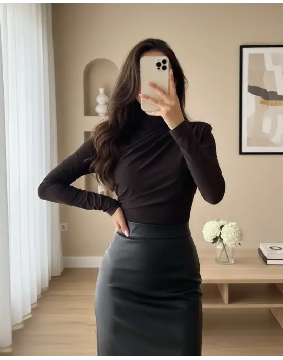 Yarım Boğaz Büzgülü Sandy Bluz       -Kahve