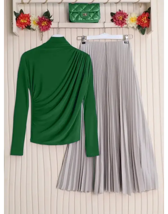 Omarı Yeşil Yarım Boğaz Büzgülü Bluz