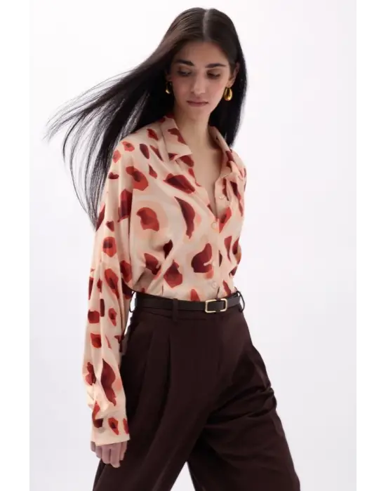 Omarı Rahat ve Şık Crop Gömlek Modeli