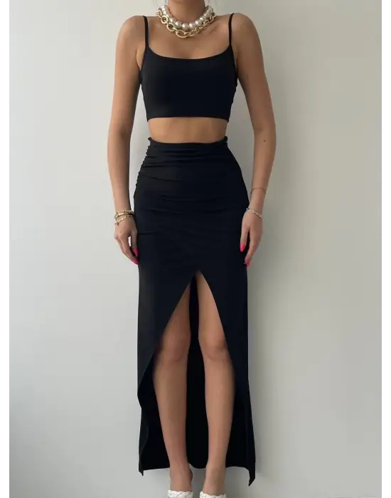 Omarı Kruvaze Etekli Askılı Takım