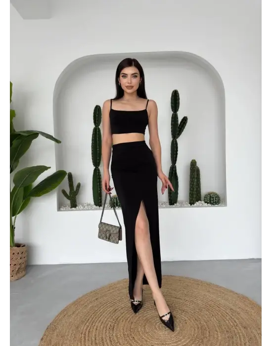 Omarı Kruvaze Etekli Askılı Takım