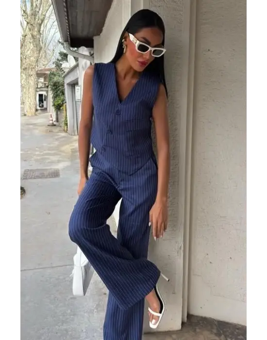 Omarı Klasik Stil Düğmeli Cep Detaylı Yelek Takımı