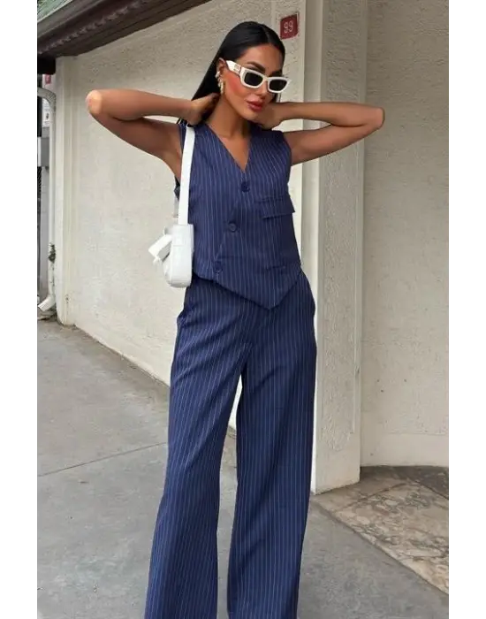 Omarı Klasik Stil Düğmeli Cep Detaylı Yelek Takımı