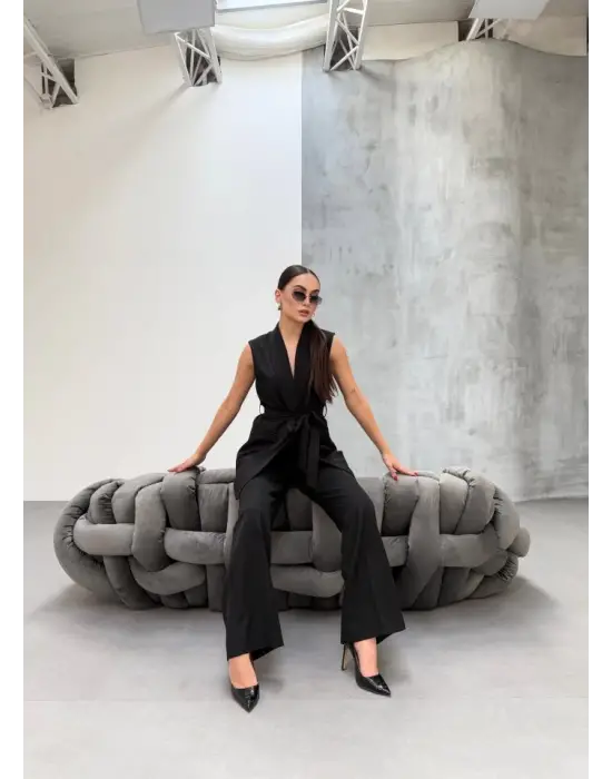 Omarı Rahatlık ve Şıklığın İkili Uyumu - Yelek Pantolon Takımı