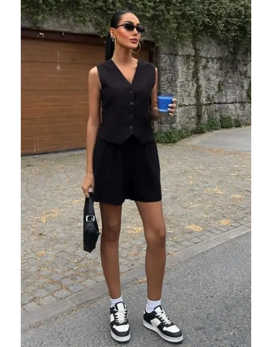 Omarı Flamlı Keten Takımı Şık ve Rahat Tasarımıyla