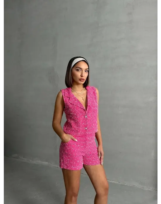 Omarı Şık ve Rahat Pembe Yelekli Şort Takımı