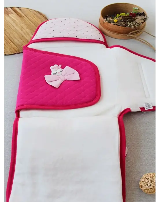 Çarpıcı Yenidoğan Kız Bebek Kundak