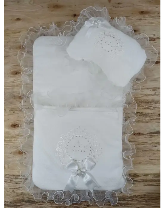 Etkileyici Bal Peteği Nakışlı Kundaklı Set