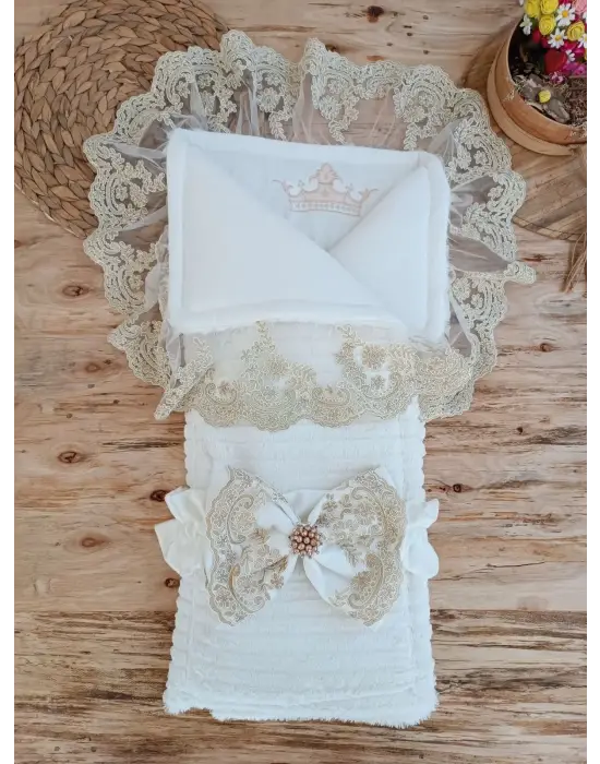 Özel Taç Nakışlı Yenidoğan Wool Bebek Battaniyesi