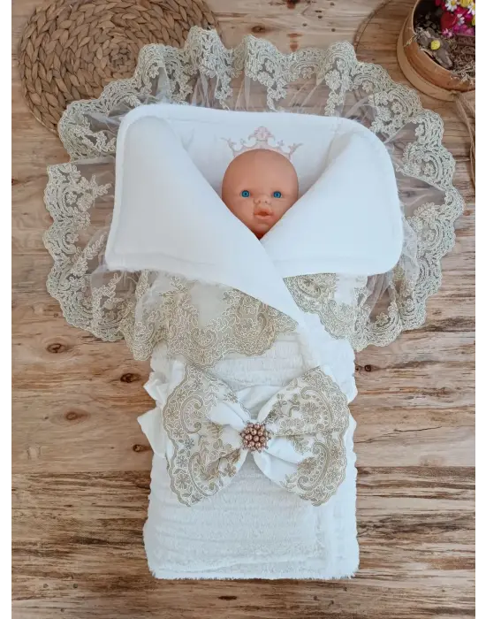 Özel Taç Nakışlı Yenidoğan Wool Bebek Battaniyesi