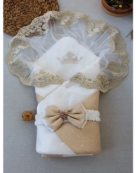 Zümrüt Taşlı Prizma Taç Nakışlı Lüks Bebek Battaniyesi