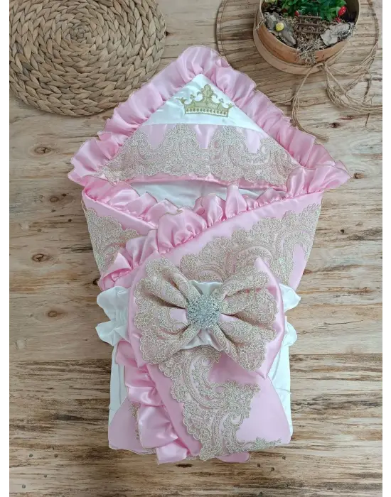 Lüks İşlemeli Bebek Battaniyesi