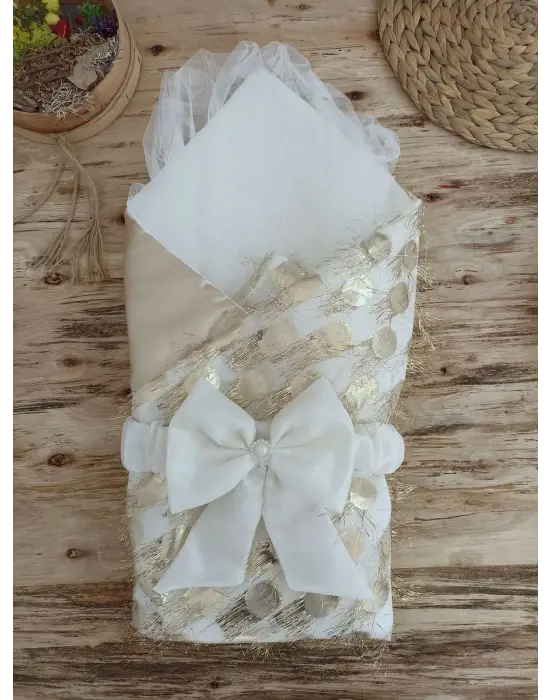 Yenidoğan İzmir İncisi Tül İşlemeli Pamuklu Fiyonklu Kundaklı Lüks 3lü Alt Açma Seti Gold