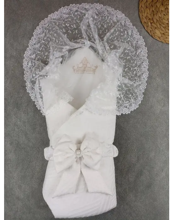 Zarif Plazma Taçlı Lüks Kundak Battaniye