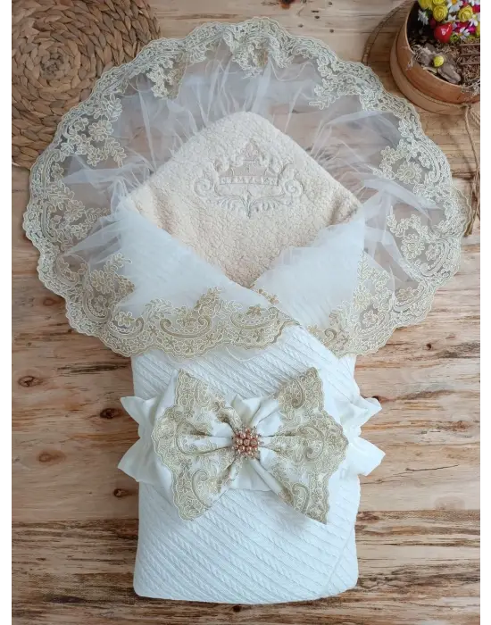 Özgün Güpürlü Nakışlı Unisex Bebek Battaniyesi