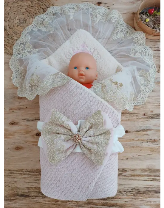Zarif Kuzulu Taç Nakış Fiyonklu Unisex Kundak Bebek Battaniye - Pembe
