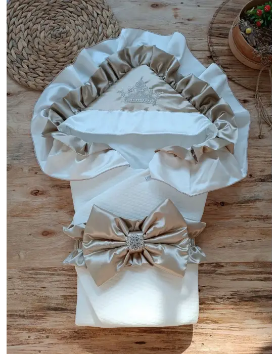 Omarı Yenidoğan Lüks Kelebek Taç Nakışlı Bebek Battaniyesi Konsept Vizon