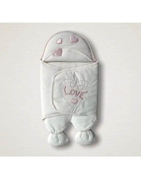 Göz Alıcı Love Nakışlı Bebek Battaniyesi