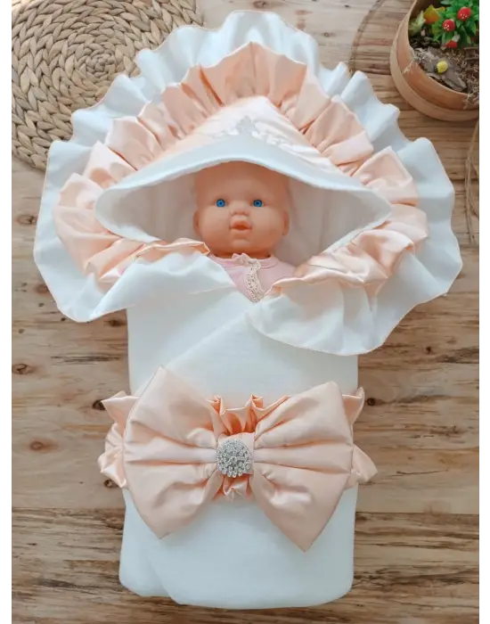 Şık Kelebek Taç Nakışlı Bebek Battaniyesi