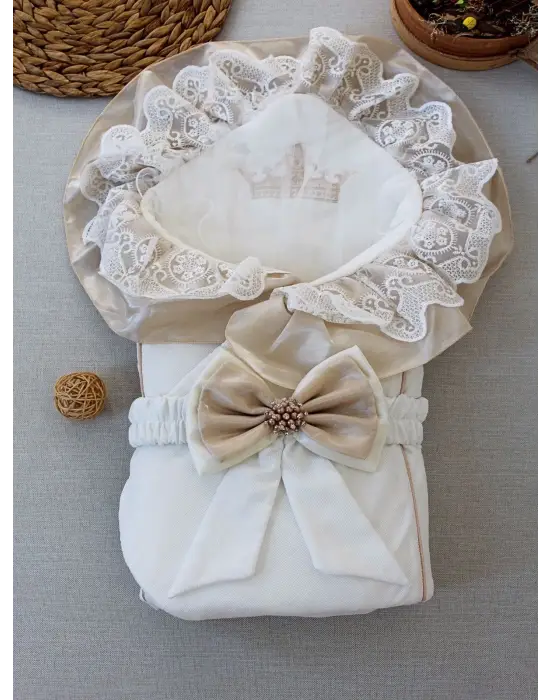 Zarif Nil Taç Nakışlı Kundak Battaniyesi