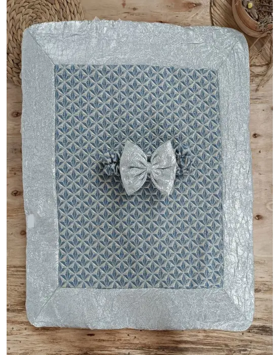 İddialı Piramit Desenli Güpür İşlemeli Bebek Battaniyesi