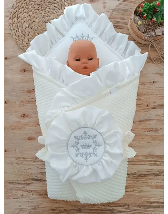 Sofistike Bebek Battaniyesi Nakışlı Piramitland Soft Taç