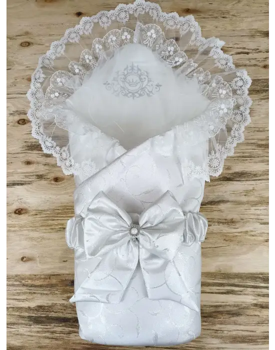 Göz Alıcı Pırıltı Taç Nakışlı İnci Kundak Battaniye