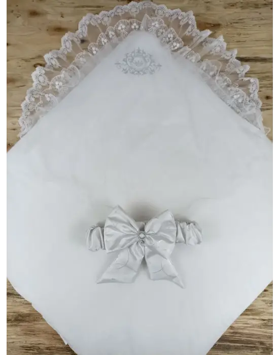 Göz Alıcı Pırıltı Taç Nakışlı İnci Kundak Battaniye