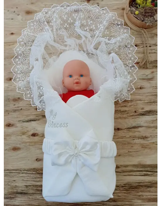 Eşsiz Nakışlı Kundak Bebek Battaniyesi