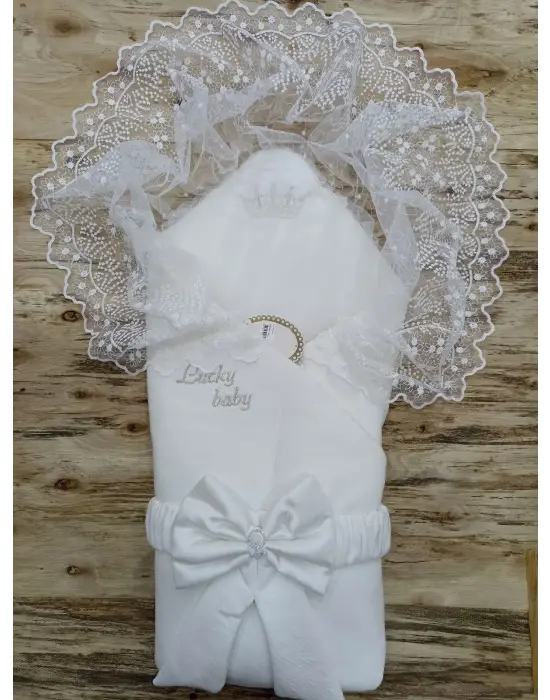 Şık Nakışlı Yenidoğan Kundak Battaniyesi