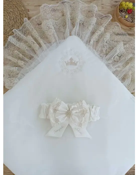 Şık Nakışlı Fiyonklu Bebek Battaniyesi