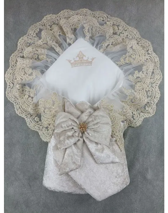 Göz Alıcı Kadife İnci Fiyonklu Dantel Bebek Battaniyesi