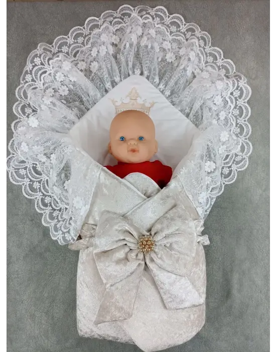 Zarif Kadife Taç Nakışlı İnci Fiyonklu Çift Dantel Duvak Bebek Battaniyesi