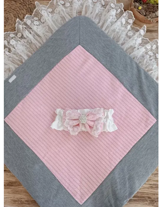 Özgün Taç Nakışlı Pembe Bebek Battaniyesi