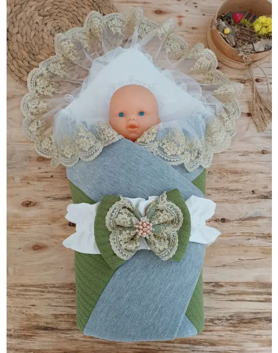 Özgün Taç Nakışlı Bebek Battaniyesi