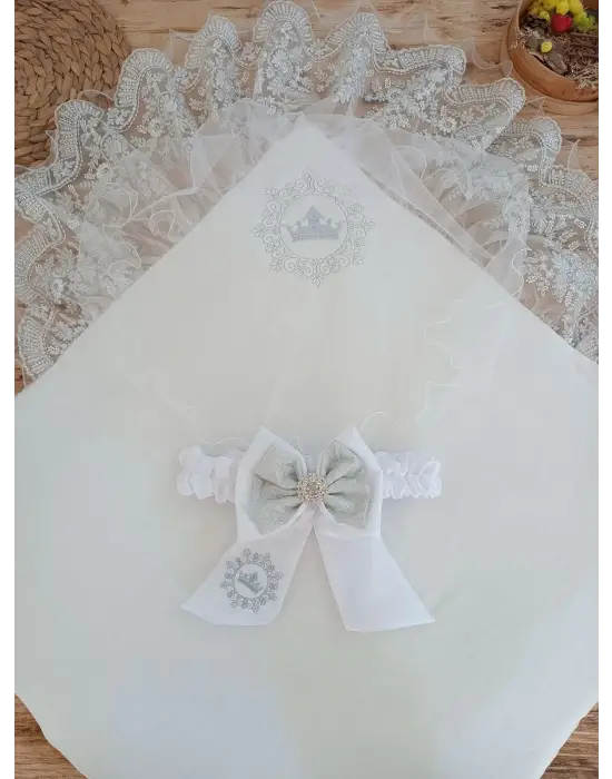 İddialı Titi Taç Nakışlı Bebek Battaniyesi