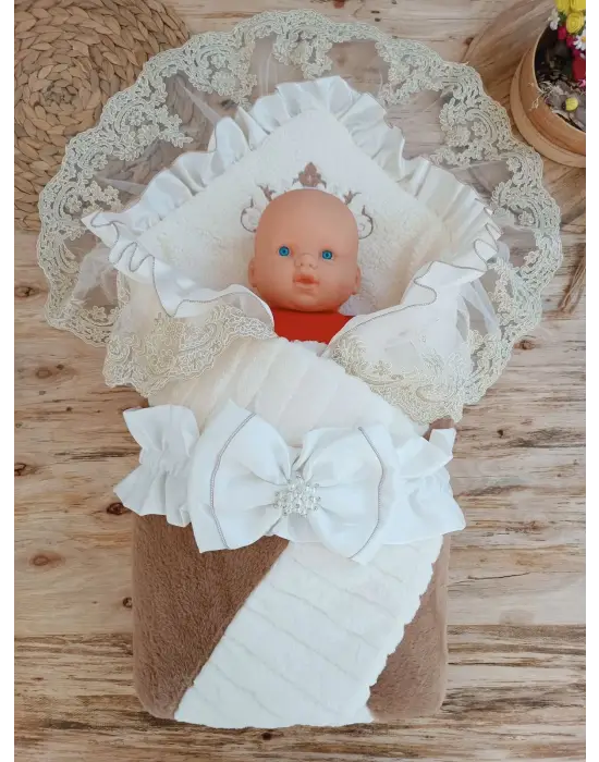 Özgün Taç Nakışlı Wool Kundak Battaniye