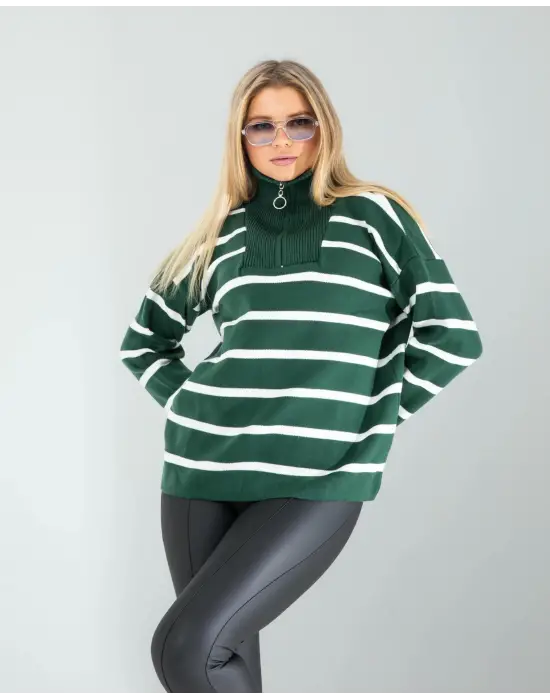 Omarı Şık Çizgili Dik Yaka Triko Kazak