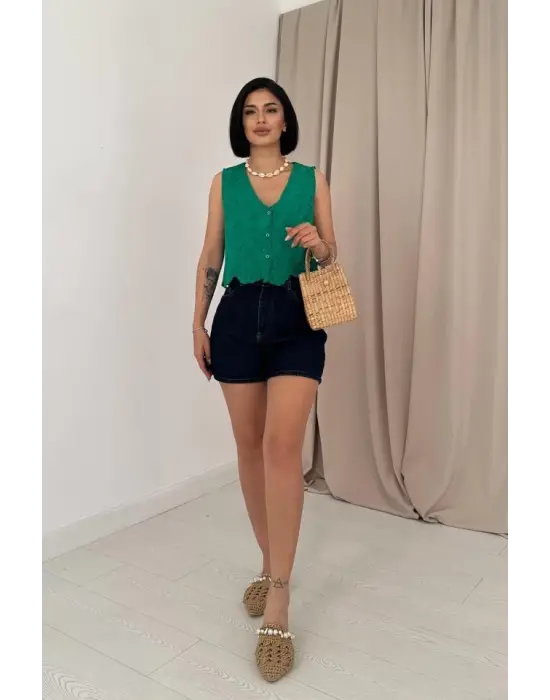 Omarı Sıfır Kol Yeşil Brode Bluz - Şıklığıyla Öne Çıkan İnce Detaylar