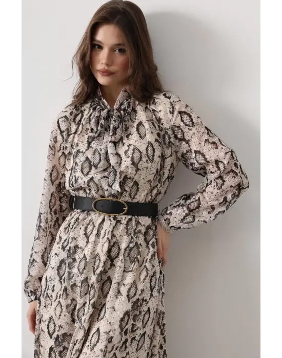 Omarı Yılan Desenli Uzun Elbise - Şık ve Trend Renkler