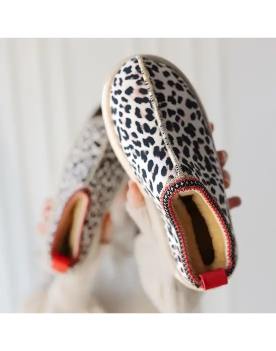 Omarı Zarif Çita Desenli Süet Bot