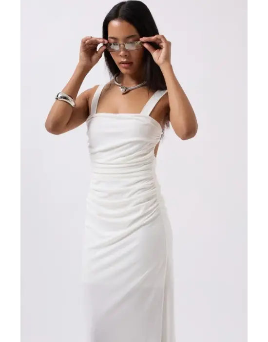 Yırtmaç Detay Sırt Dekolte Elbise