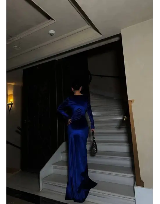 Omarı Kalp Yaka Kadife Maxi Elbise