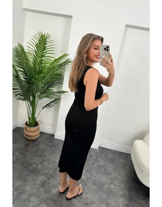 Omarı Yırtmaç Detaylı Midi Boy Elbise